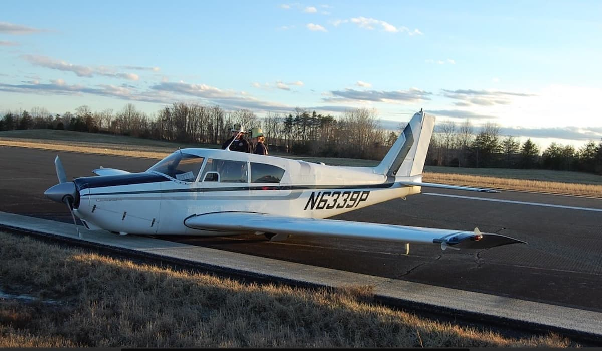 Piper gear failure landing