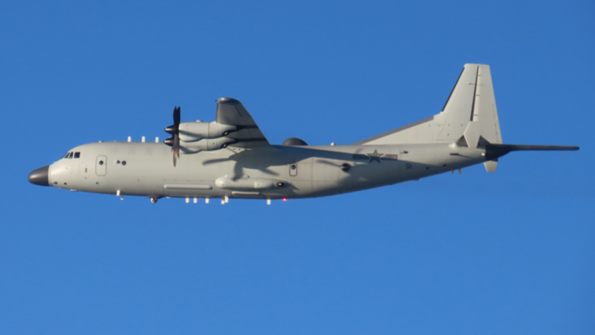 China Y-9FQ intercepted first time