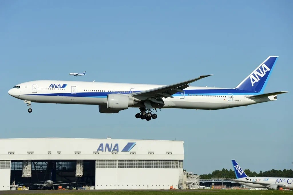 ANA B777 lands single engine