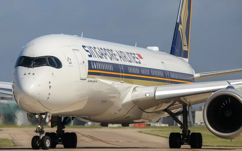 Singapore Airlines posts record profits