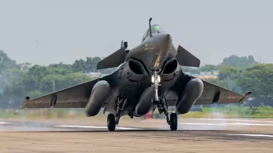 France eyes India for Rafale