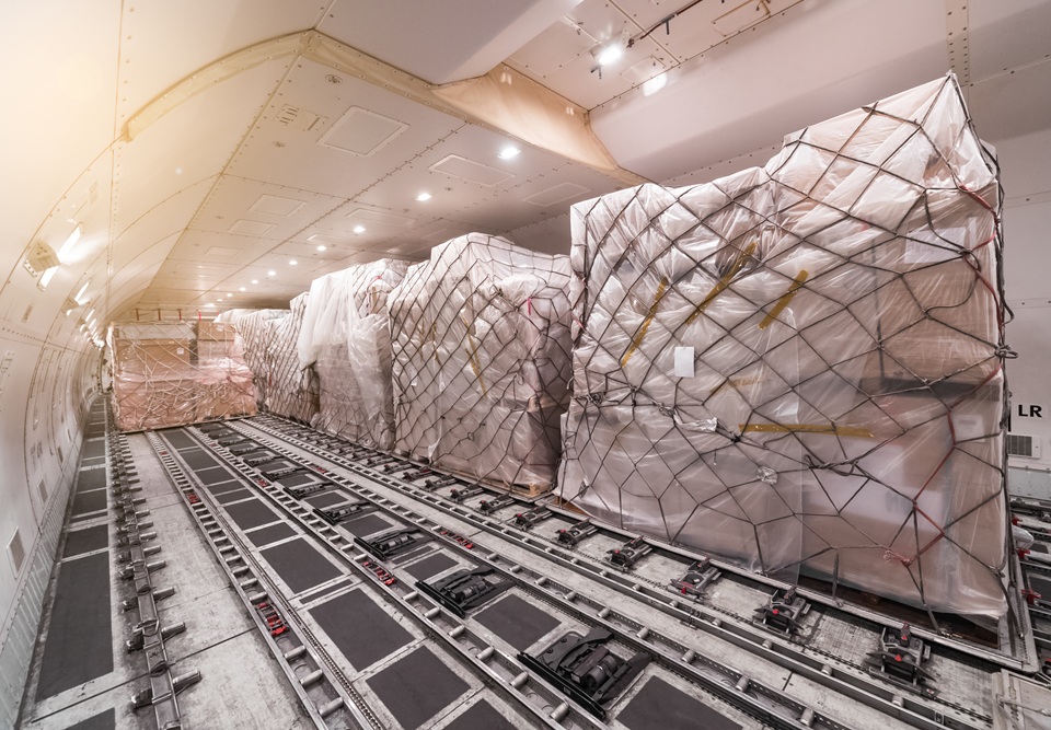 Uganda Airlines orders freighters