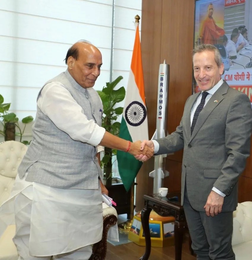 Israel defence delegation visits India