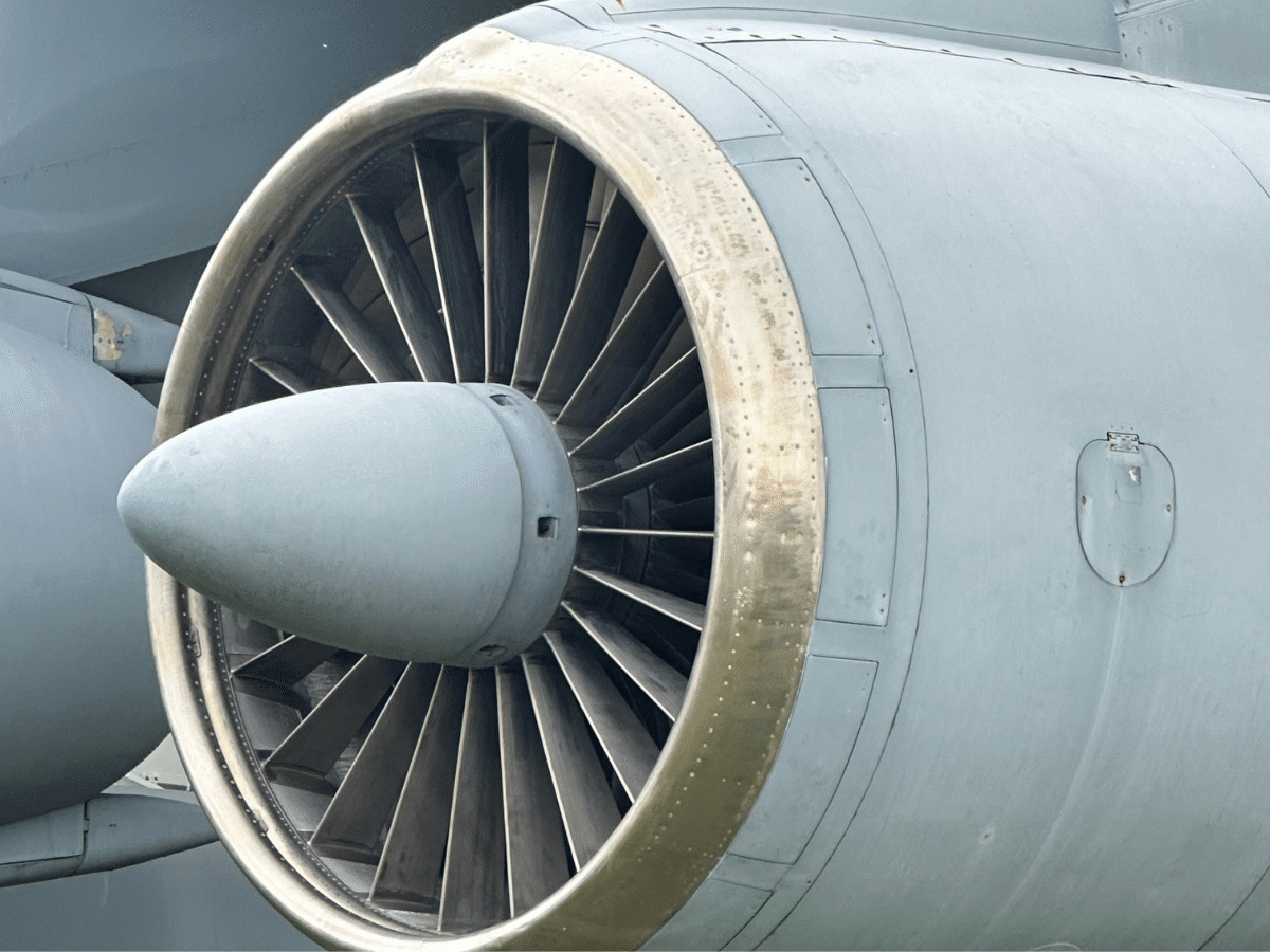 Airbus Boeing expand training
