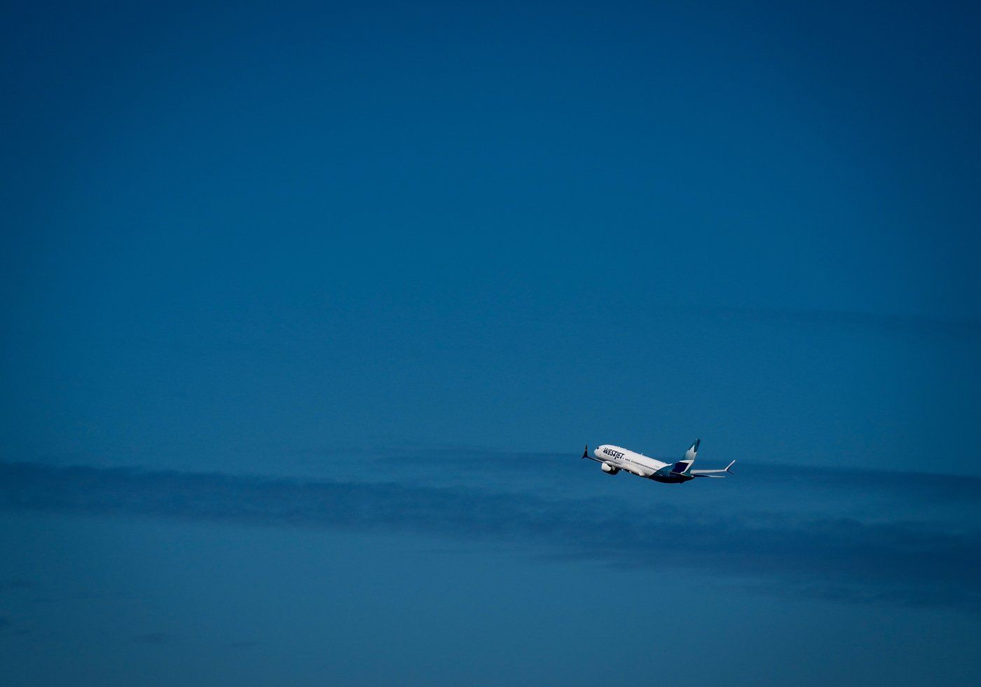 Rotor blade caused WestJet engine fire