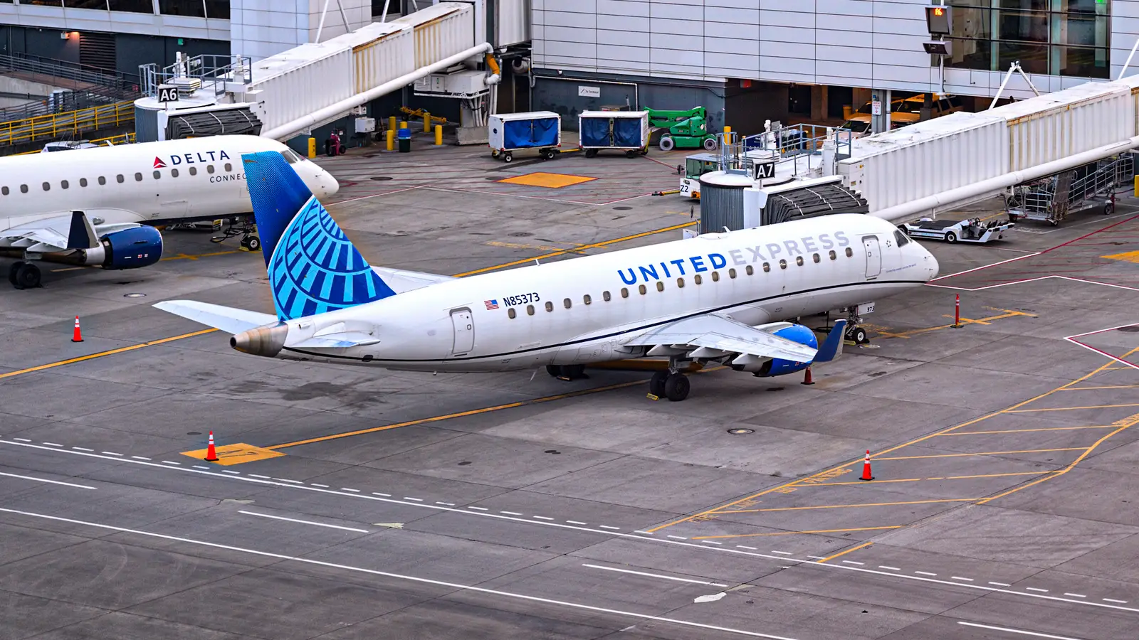 United defers Midwest routes