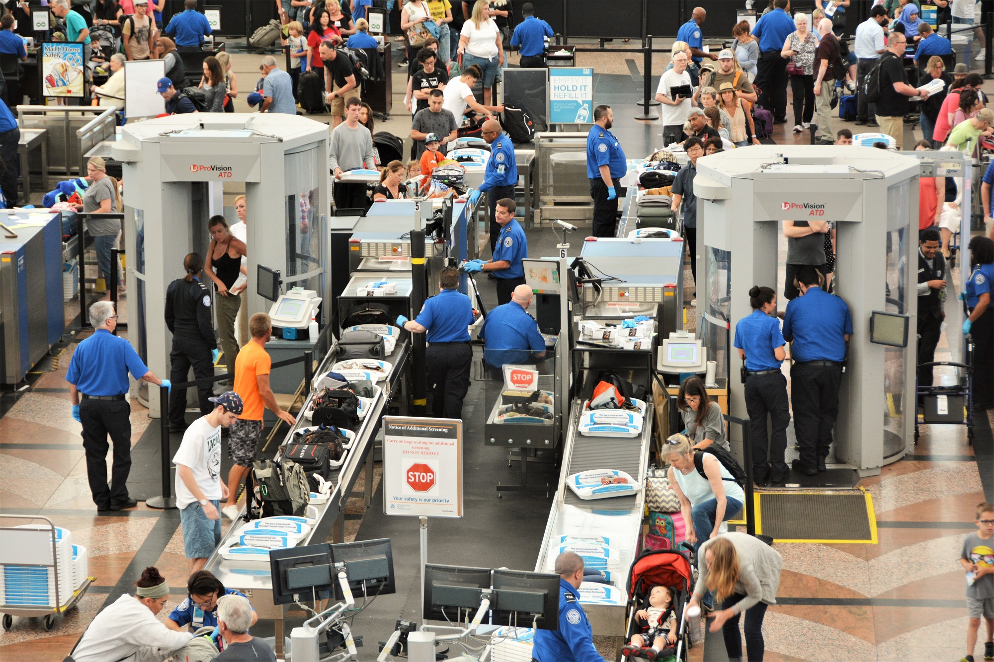 TSA officers resign amid shutdown