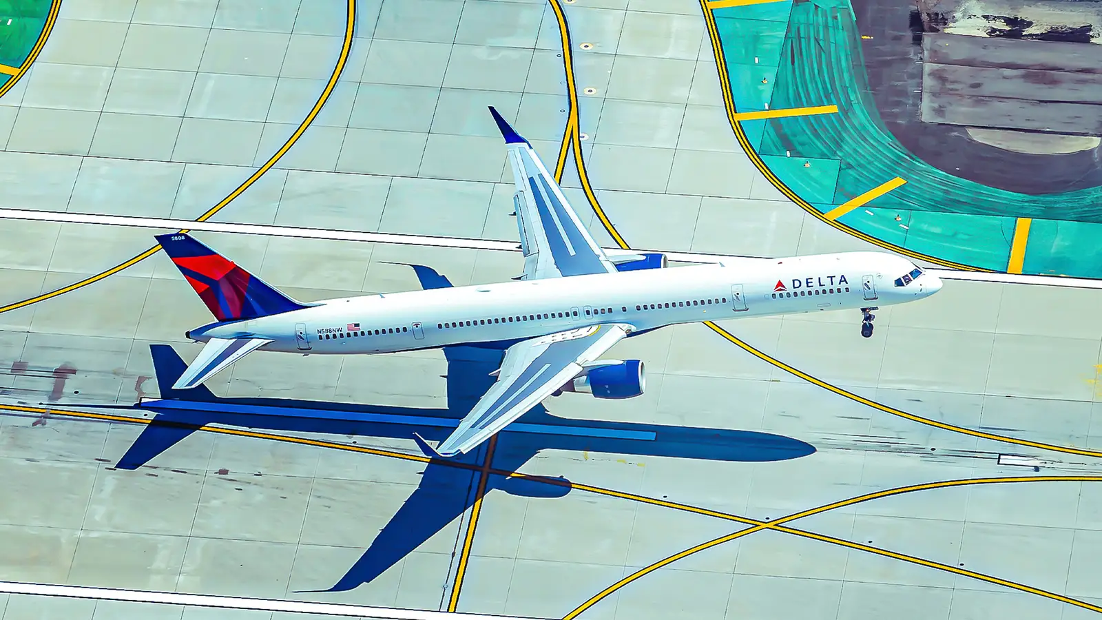 Delta hubs see passenger decline